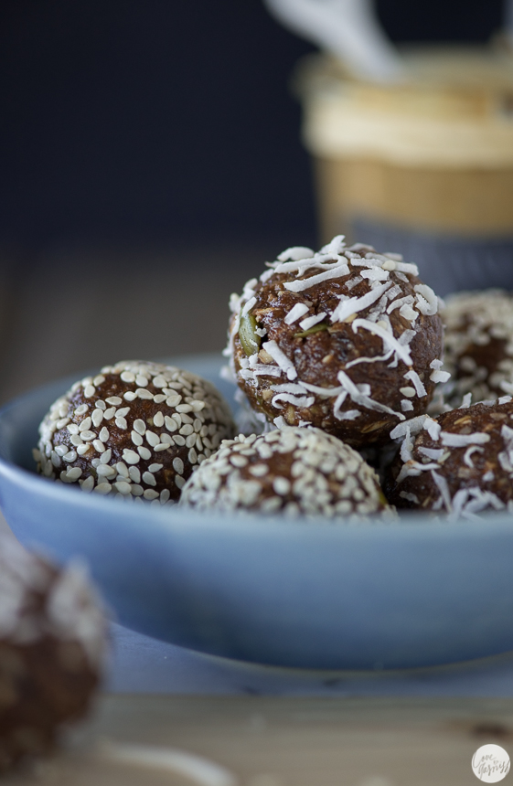 raw chocolate nut butter balls